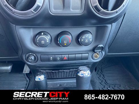 Used 2012 Jeep Wrangler Sport AWD/4WD image 13