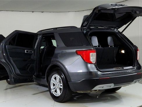 Used 2020 Ford Explorer XLT w/ Equipment Group 202A image 11