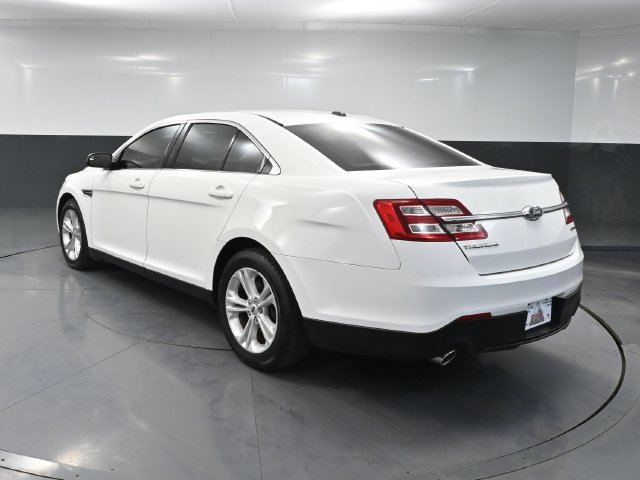 Used 2018 Ford Taurus SE FWD image 5
