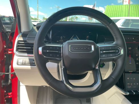 Used 2024 GMC Acadia Denali w/ Super Cruise Package FWD image 15