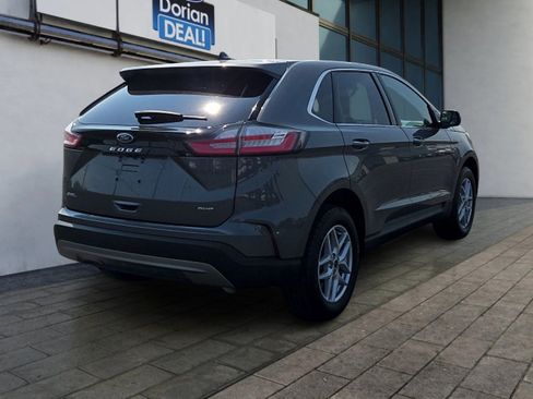 Used 2024 Ford Edge SEL w/ Convenience Package AWD/4WD image 3