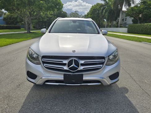 Used 2019 Mercedes-Benz GLC 300 w/ Premium Package image 2
