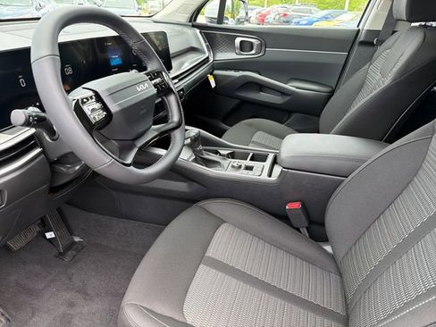 New 2026 Kia Sorento LX FWD image 16