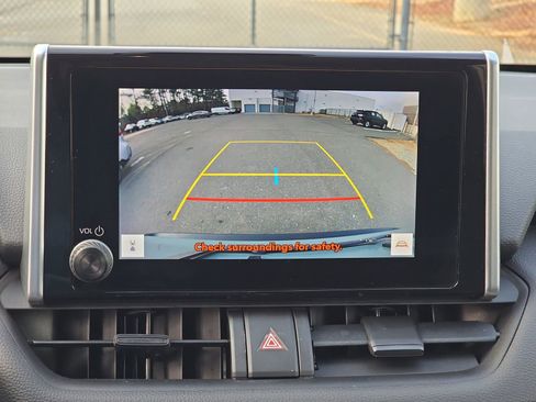 Used 2023 Toyota RAV4 XLE image 28