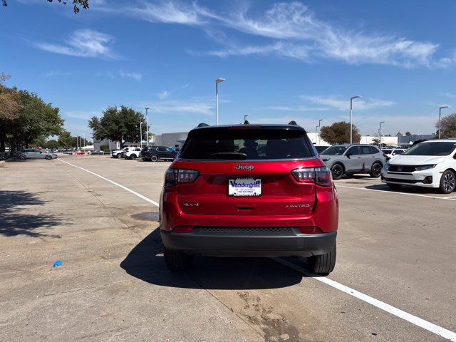 Used 2025 Jeep Compass Limited AWD/4WD image 7