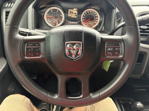 Used 2018 RAM 2500 Tradesman w/ Chrome Appearance Group AWD/4WD image 27