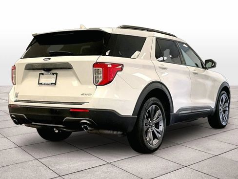 Used 2023 Ford Explorer XLT w/ Equipment Group 202A AWD/4WD image 11