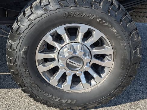 Used 2022 Ford F350 Lariat w/ Lariat Value Package AWD/4WD image 12