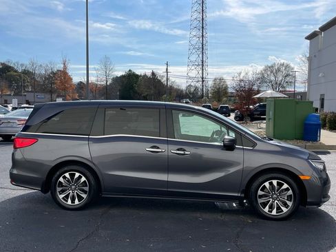 Certified 2024 Honda Odyssey EX-L image 7