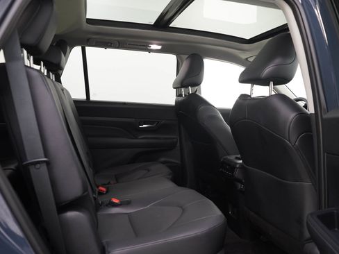 Used 2025 Toyota Grand Highlander AWD Hybrid image 14