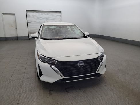 Used 2025 Nissan Sentra SV FWD image 14