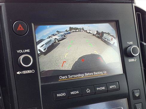 Used 2024 Subaru Crosstrek 2.0i image 5