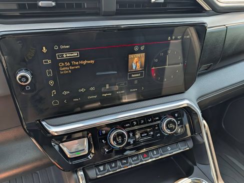 Used 2025 GMC Sierra 2500 Denali w/ Denali Reserve Package AWD/4WD image 4
