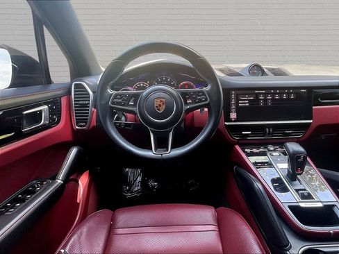 Used 2019 Porsche Cayenne AWD/4WD image 8