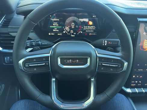 Used 2026 GMC Acadia Elevation image 27