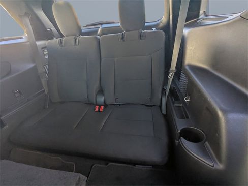 Used 2020 Ford Explorer XLT w/ Comfort Package image 16