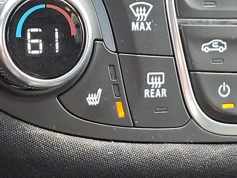 Used 2024 Chevrolet Malibu LT image 24