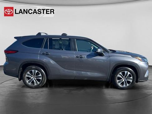 Used 2023 Toyota Highlander XLE image 8