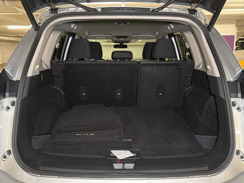 Used 2025 Nissan Rogue SV AWD/4WD image 6
