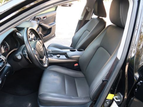 Used 2016 Lexus IS 300 AWD image 17