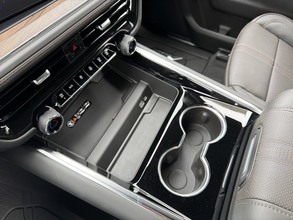 New 2026 Chevrolet Tahoe High Country AWD/4WD image 7