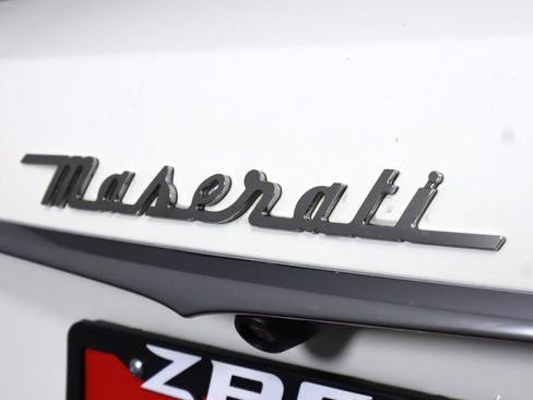 Used 2018 Maserati Levante GranSport AWD/4WD image 43