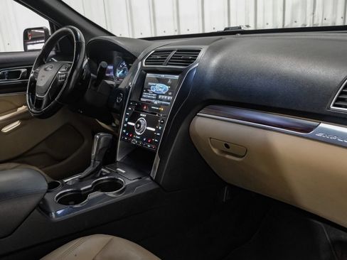 Used 2016 Ford Explorer Limited FWD image 12