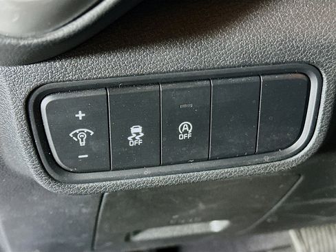 Used 2025 Kia Soul LX w/ LX Technology Package image 17