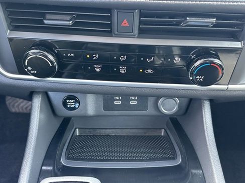 Certified 2025 Nissan Rogue S image 33