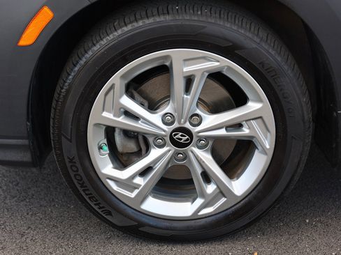 Used 2022 Hyundai Kona SEL w/ Convenience Package image 11