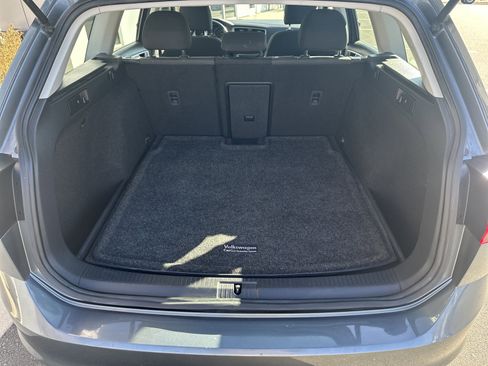 Used 2016 Volkswagen Golf S image 20