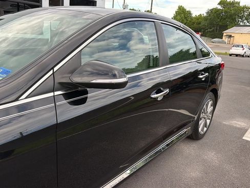 Used 2017 Hyundai Sonata Limited w/ Tech Package 03 FWD image 13