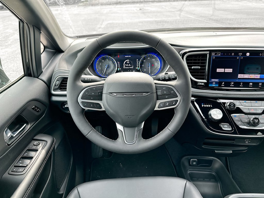New 2027 Chrysler Pacifica Select FWD image 28