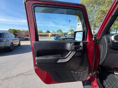 Used 2012 Jeep Wrangler Sahara w/ Dual Top Group AWD/4WD image 8