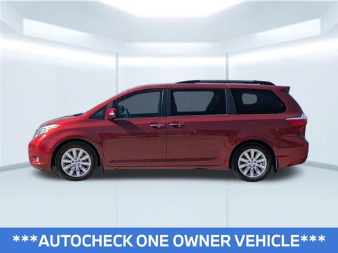 Used 2015 Toyota Sienna XLE image 2