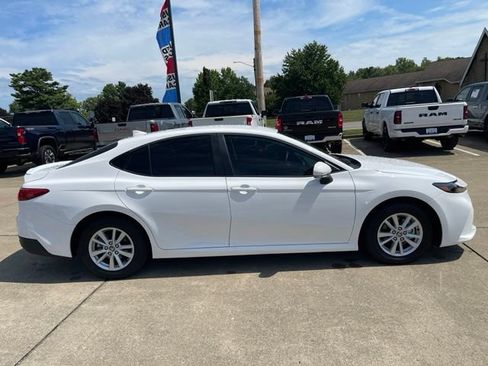 Used 2026 Toyota Camry LE w/ Convenience Package FWD image 7
