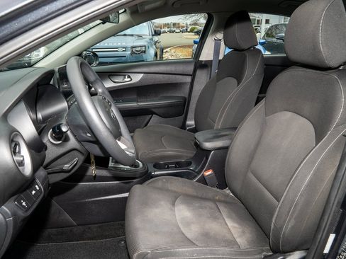 Used 2020 Kia Forte LXS image 9