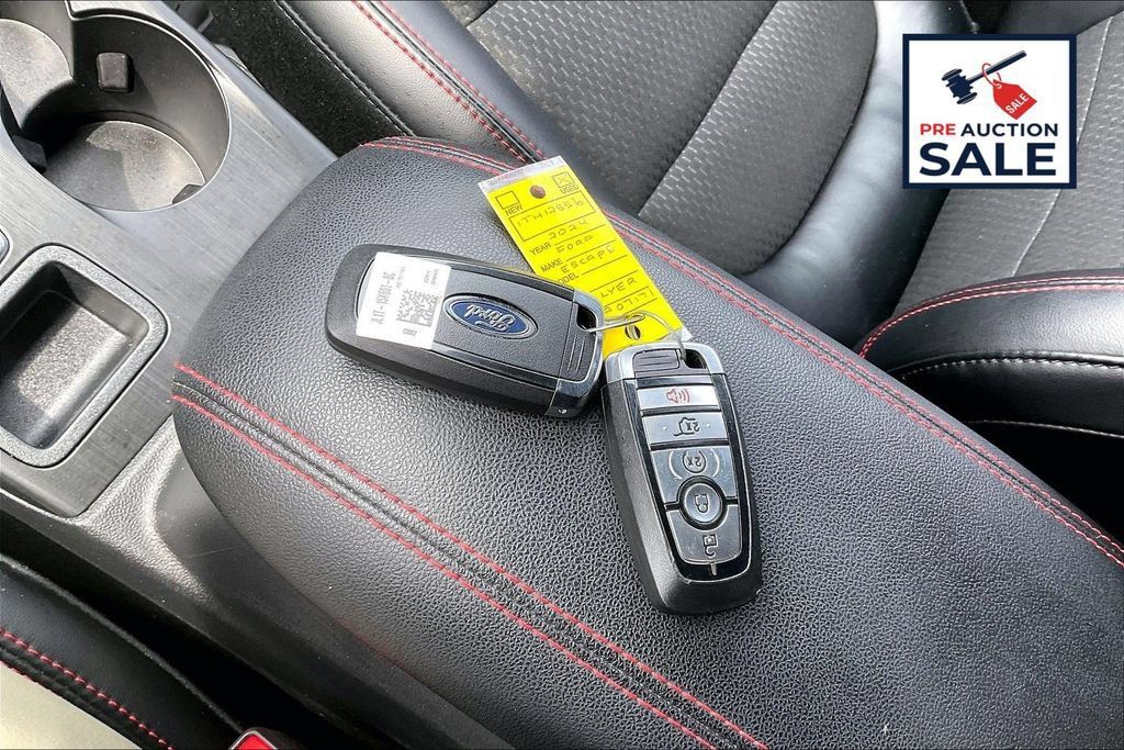 Used 2024 Ford Escape ST-Line w/ Tech Pack #1 AWD/4WD image 11