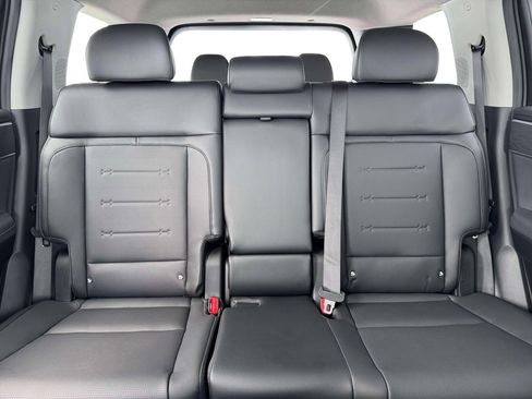 New 2026 Hyundai Santa Fe Limited image 16