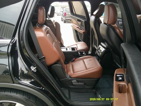 Used 2023 Lincoln Aviator Reserve w/ Equipment Group 201A RWD image 15