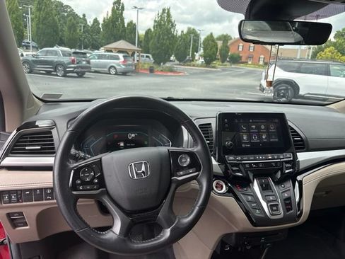 Certified 2024 Honda Odyssey Touring image 15