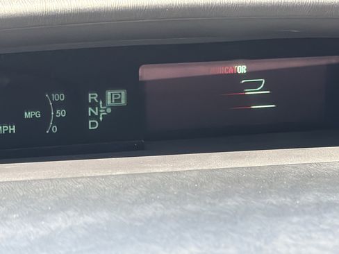 Used 2013 Toyota Prius Four w/ Deluxe Solar Roof Pkg FWD image 26