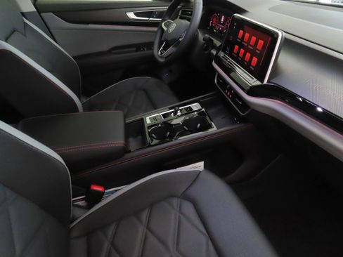 New 2026 Volkswagen Atlas Peak Edition AWD/4WD image 26