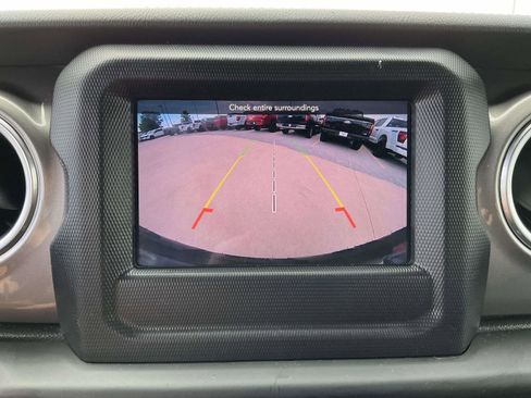 Used 2018 Jeep Wrangler Unlimited Sahara image 20