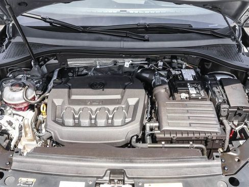 Used 2024 Volkswagen Tiguan SE R-Line AWD/4WD image 42