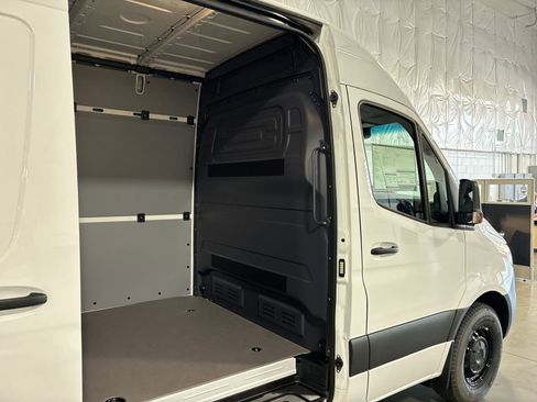 New 2025 Mercedes-Benz Sprinter 2500 image 4