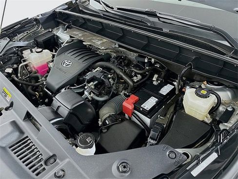 Used 2023 Toyota Highlander L image 29