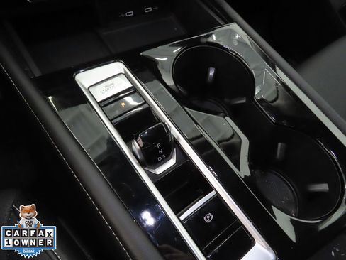 Used 2024 Volkswagen Atlas SE image 18