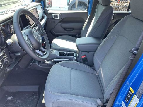 New 2025 Jeep Gladiator Sport image 26