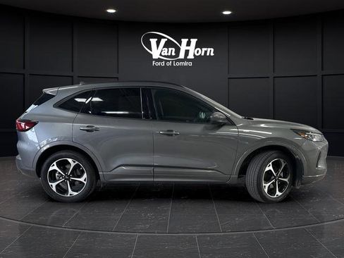 Certified 2025 Ford Escape ST-Line Elite w/ Premium Technology Package image 2